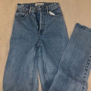 Abercrombie curve love jeans// just do not fit// 23 in the waist length long